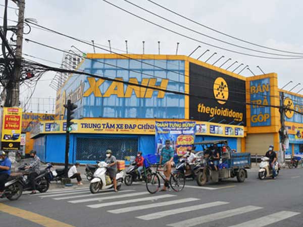 Thấy gì qua việc Thế Giới Di Động tự ý miễn, giảm tiền mặt bằng?