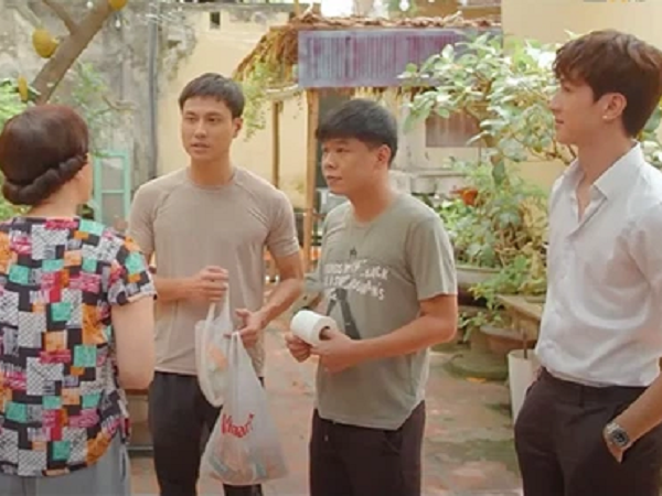 11 tháng 5 ngày tập 31: Trí về xóm trọ ở cùng phòng với Đăng, nam chính ngượng ngùng nhắc đến 'chuyện tối qua' khó quên khiến fan tò mò
