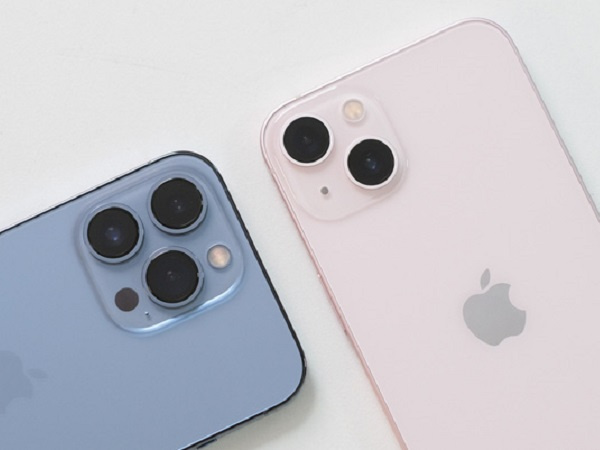 Tại sao iPhone 13 lại có camera đặt chéo? Có phải Apple làm vậy chỉ để cho khác iPhone 12 hay không?