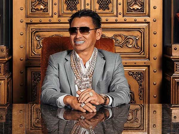 Johnny Đặng: Từ thợ sửa đồng hồ ở chợ trời đến ông chủ chuỗi cửa hàng kim hoàn nổi tiếng bậc nhất xứ cờ hoa