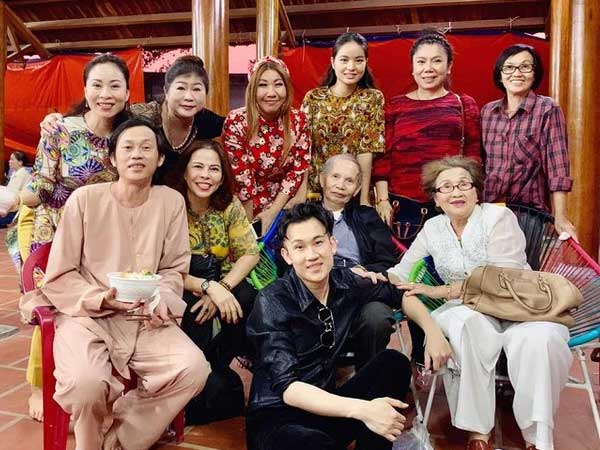 Điều xúc động ít biết về bố mẹ ruột của NS Hoài Linh: Từng phải ở chuồng heo, trong suốt hơn 50 năm chưa hề cãi nhau