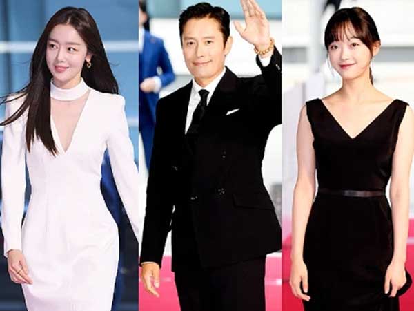 Thảm đỏ LHP Busan ngày 2: Lee Byung Hun đè bẹp 'ảnh đế' Yoo Ah In mặt bóng dầu, nữ phụ Squid Game so kè cực gắt với nữ thần Kpop