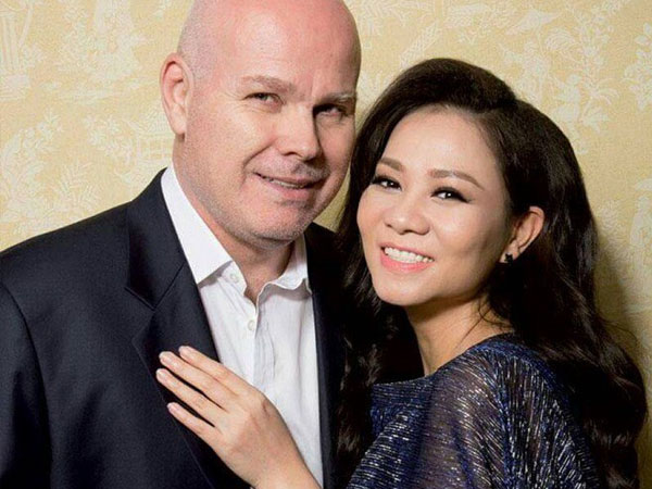Chồng hơn 20 tuổi của Thu Minh: Đề nghị kết hôn ngay lần thứ 2 hẹn hò, sau 10 năm vẫn buộc dây giày cho vợ