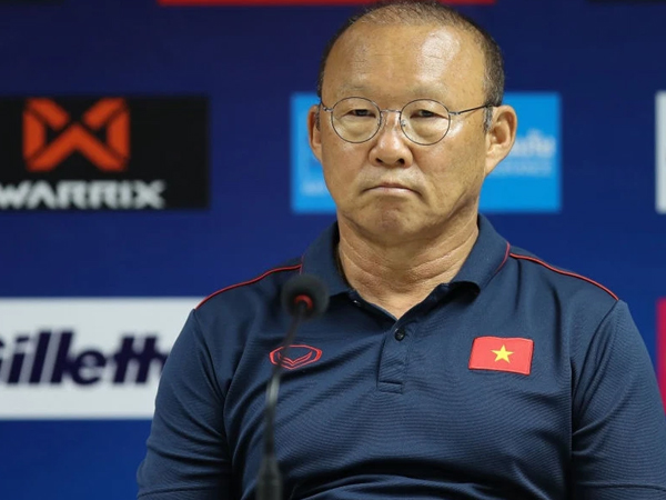 AFC công bố trọng tài trận Việt Nam vs Oman, HLV Park Hang-seo lại lo lắng về VAR