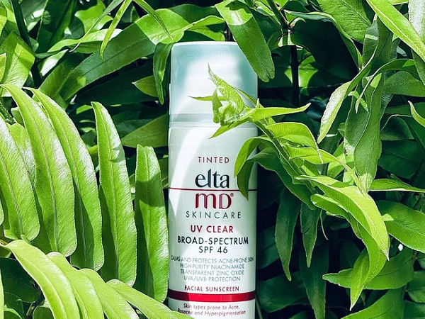 6 món skincare không hương liệu được bác sĩ khuyến khích dùng để càng bôi da càng đẹp