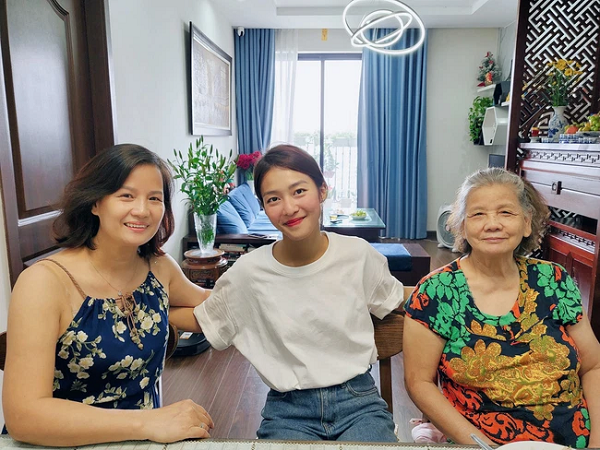 Khả Ngân tới thăm nhà Thanh Sơn, dàn sao '11 tháng 5 ngày' bùng nổ bình luận 'chốt đơn', Tùng Dương giục 'cưới gấp'