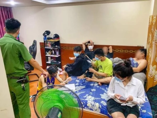 6 nam, 1 nữ mở tiệc ma túy tại căn hộ ven biển Đà Nẵng