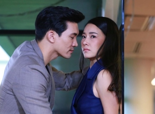 Gặp lại vợ cũ sau 6 năm ly hôn, tôi phát ghen khi cô ấy mua ô tô cho chồng mới