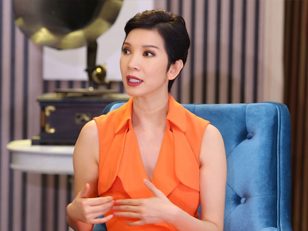 Bị chỉ trích vì chê bình luận viên bóng đá "tra tấn, làm tụt cảm xúc', Xuân Lan lên tiếng đính chính