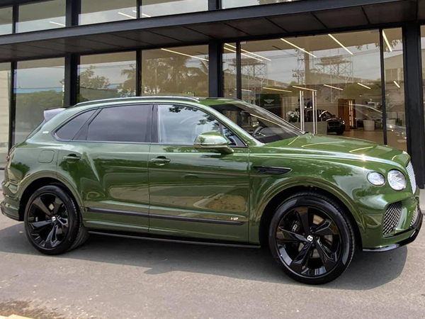 Đồng hồ kim cương trên Bentley Bentayga của đại gia Hà thành có giá gần 3 tỷ đồng, đắt hơn một chiếc Mercedes-Benz GLC 300