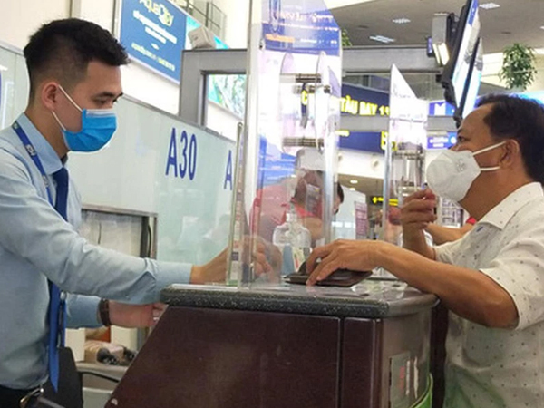 Mở lại bay nội địa, giá vé có trên trời?
