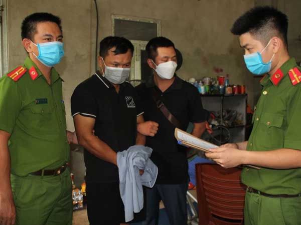Bắt tên trộm đi ô tô, mang máy cắt phá 2 két sắt của công ty lấy gần 1 tỷ đồng