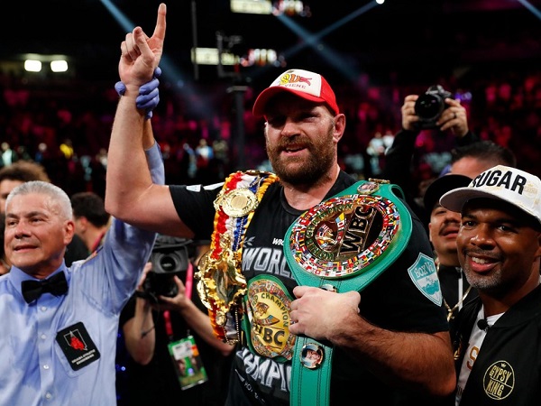 Hạ knock-out Deontay Wilder, Tyson Fury bảo vệ thành công đai WBC hạng nặng