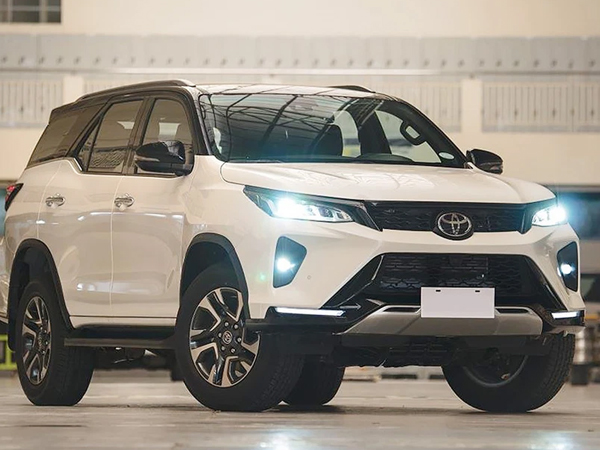 Toyota Fortuner mới sắp về Việt Nam: Là xe nhập khẩu, thêm trang bị tiện nghi và tính năng an toàn