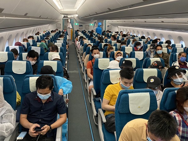 Cục hàng không kiến nghị bỏ giãn cách ghế trên máy bay, không cách ly tập trung