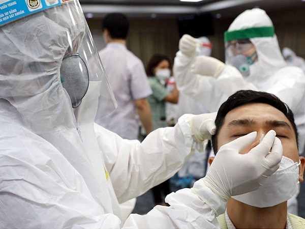 Sáng 11/10: Còn 835 ca Covid-19 nặng thở máy và can thiệp ECMO; 12 tỉnh đã 14 ngày chưa có F0 trong cộng đồng