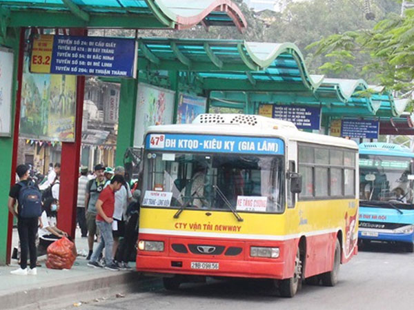 Hà Nội: Đề xuất mở lại buýt, taxi, xe công nghệ và xe khách từ 13/10