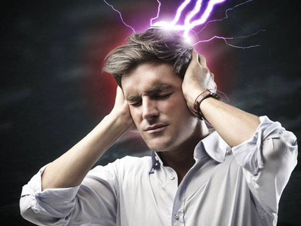Ngủ dậy thấy choáng váng, đầu như muốn 'nổ tung' - triệu chứng không thể bỏ qua của căn bệnh sống trong sợ hãi