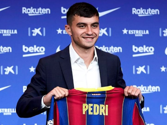 Barca ký hợp đồng không tưởng với ‘biểu tượng mới’ dưới thời Koeman