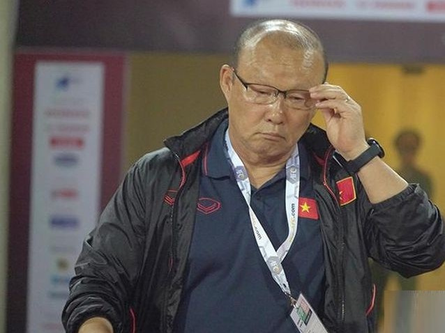 Tuyển Việt Nam: Thầy Park tính đường bảo vệ AFF Cup thôi...