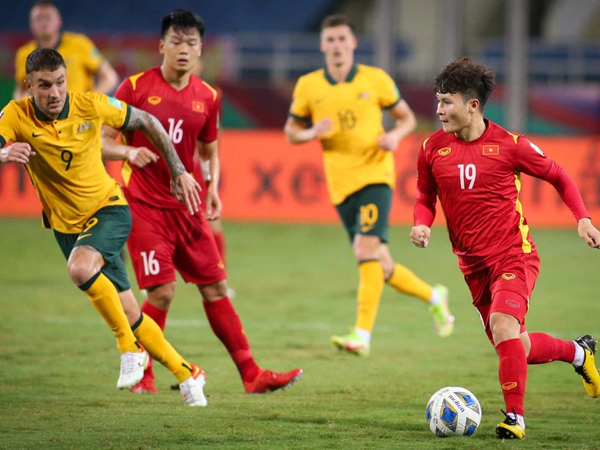 Nhà báo châu Á: 'Ở lại Việt Nam có thể sẽ làm lãng phí tài năng của Quang Hải'