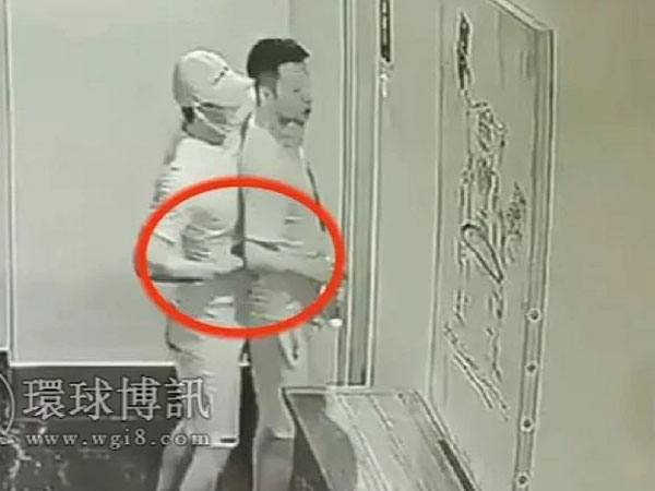 Ghen ngược với bạn trai của crush, gã đàn ông đã có vợ đâm tình địch 20 nhát dao chí mạng, hành động sau khi gây án khiến ai nấy lạnh người