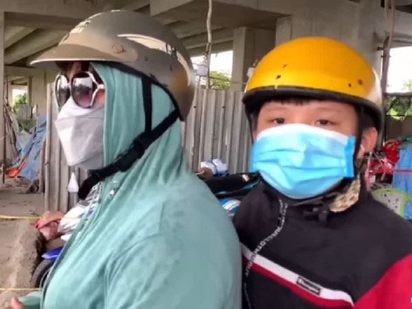 Người phụ nữ chở con về quê 3 lần/ngày, hiên ngang xin tiền: 'Kịch bản' lừa đảo mùa dịch bị vạch trần