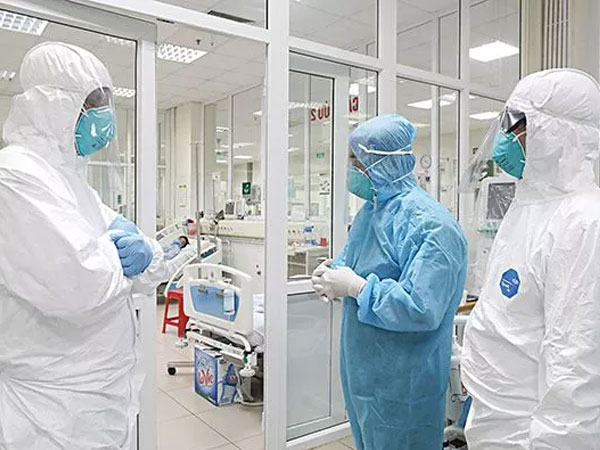 Sáng 16/10: Chỉ còn hơn 3.800 ca COVID-19 nặng; Italy trao tặng Việt Nam thêm hơn 2 triệu liều vaccine AstraZeneca