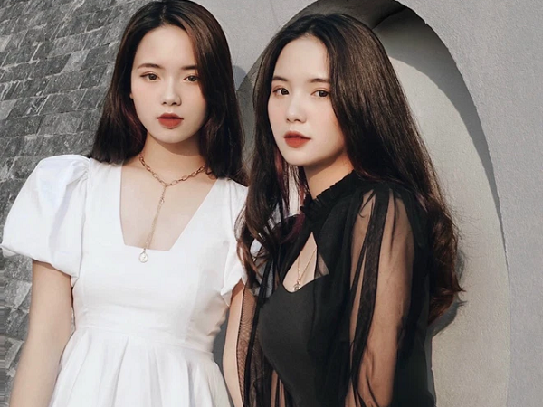 Khui ảnh cặp sinh đôi 2K2 hot rần rần mùa khai giảng 3 năm trước: Nhan sắc thăng hạng trông thấy, body sexy vạn người mê