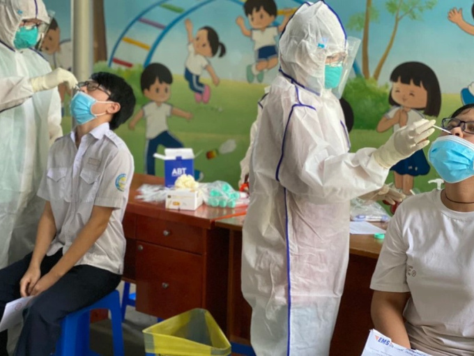 'Ổ dịch' liên quan đôi vợ chồng dương tính sau khi đi họp phụ huynh: Tăng lên gần 50 ca nhiễm