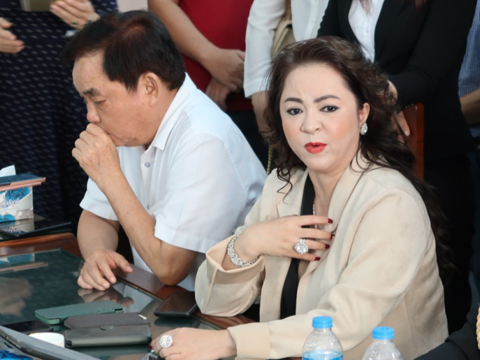 Bà Phương Hằng 'tố' ông Võ Hoàng Yên và 4 người khác hành hung: Luật sư bị 'réo' tên lên tiếng