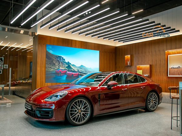 Cận cảnh Porsche Panamera 2021 với gói tuỳ chọn hơn 1 tỷ đồng tại Việt Nam