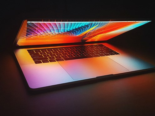 Sự kiện ra mắt sản phẩm mới của Apple đêm nay sẽ có những gì: MacBook Pro thiết kế mới, Mac mini, AirPods 3...?