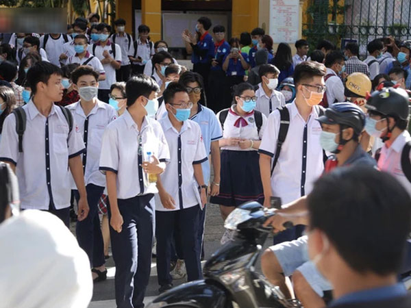 KHẨN: 1 địa phương cho học sinh nghỉ học vì có 19 F0 trong trường học