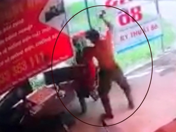 Hé lộ nguyên nhân vụ người đàn ông bị đập hàng chục nhát búa vào đầu, tử vong khi đang ngồi chơi cờ