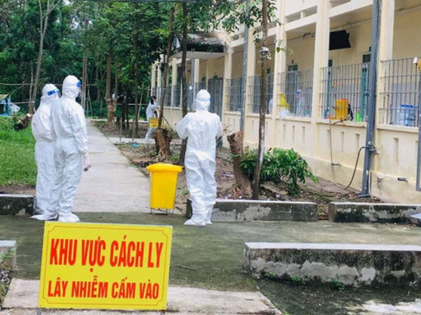Hàng chục học sinh mắc Covid-19, hàng ngàn em là F1, nhiều địa phương dừng học trực tiếp