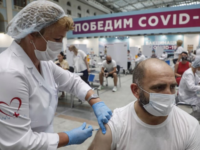 Tâm lý e ngại, nghi ngờ vaccine khiến ca nhiễm, ca tử vong vì Covid-19 ở Nga tăng cao