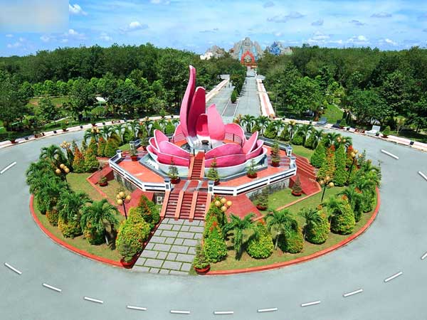 Cận cảnh khu nghĩa trang tại Bình Dương - nơi ngày mai sẽ an táng vợ cũ ông Dũng 'lò vôi', choáng ngợp bởi sự tráng lệ và mức giá lên tới hàng tỷ đồng/khu mộ