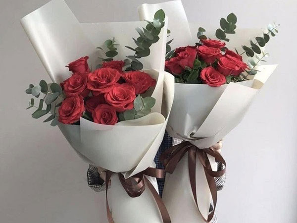 Bó hoa 20/10 đầy tội lỗi và câu chuyện hối hận suốt cuộc đời: 12 giờ đêm còn vùng vằng giận dỗi để bạn trai chạy đi mua hoa và thảm họa kinh hoàng!