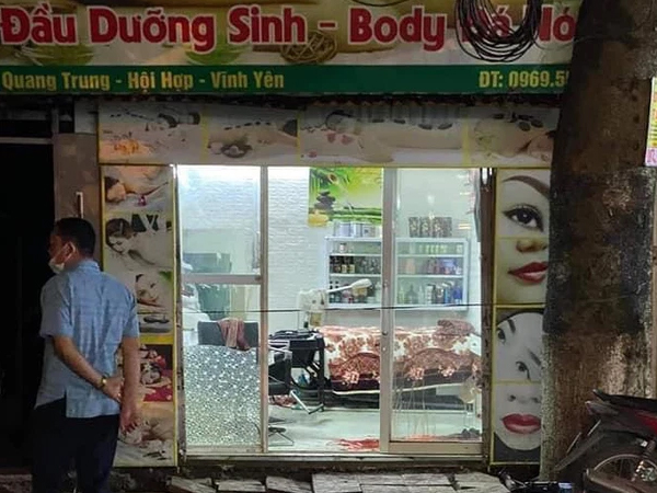 Đang ở quán cắt tóc tối 20/10, người phụ nữ bị chồng cũ xông vào đâm tử vong
