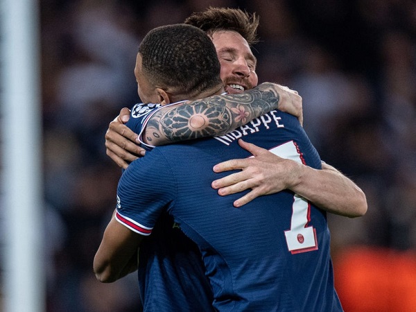 Messi lập cú đúp chớp nhoáng giúp PSG lội ngược dòng; Liverpool báo thù 'binh đoàn hắc ám'