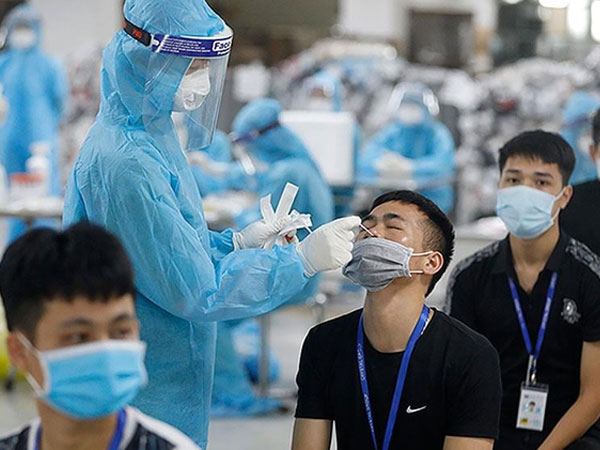 Ninh Bình sàng lọc gần 7.000 mẫu xét nghiệm liên quan các ca nghi mắc Covid-19