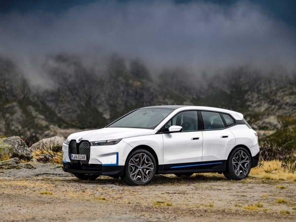 BMW thừa nhận đang làm điều mà hàng triệu 'fan' trên toàn cầu không mong muốn