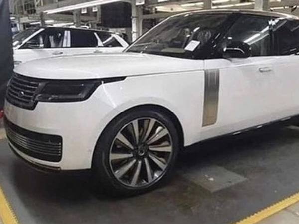 Range Rover đời mới lộ ảnh nóng ngay trước ngày ra mắt: Đèn hậu siêu đẹp
