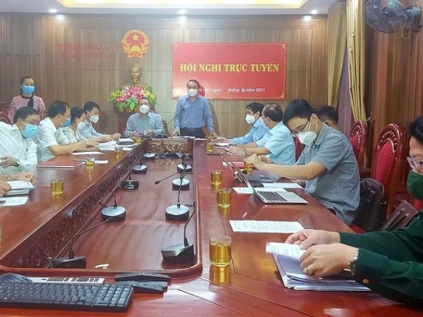 Nghệ An họp khẩn vì xuất hiện chùm ca bệnh mới với 3 F0 trong 1 gia đình