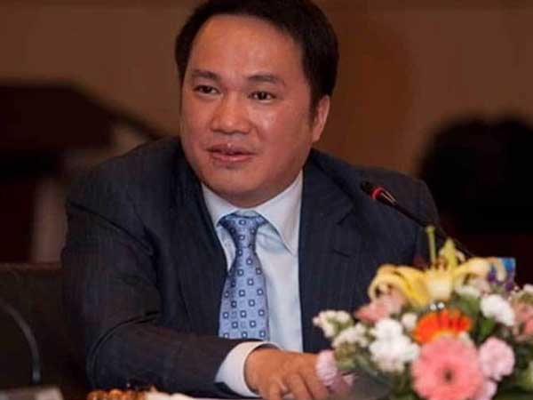 Tỷ phú Hồ Hùng Anh thắng lớn, trụ vững vị trí số 1, vợ lên top 3