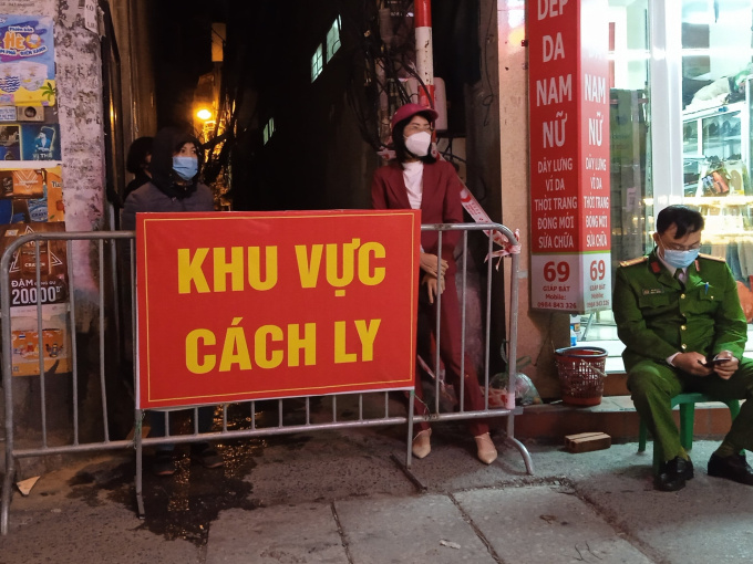 Hà Nội rà soát hơn 300 người liên quan 2 ca Covid-19 cộng đồng mới