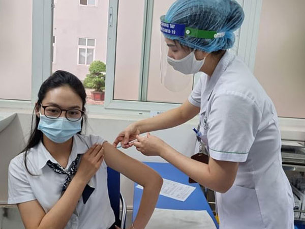 Hà Nội dự kiến tiêm vaccine Covid-19 mũi 3 cho người dân