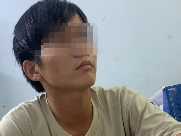 Thanh niên 20 tuổi trộm kho thiết bị hàng trăm triệu đồng rồi nhờ người yêu ship liên tỉnh để tiêu thụ