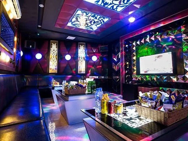 Bình Dương cho phép quán ăn được bán tại chỗ, karaoke được hoạt động trở lại